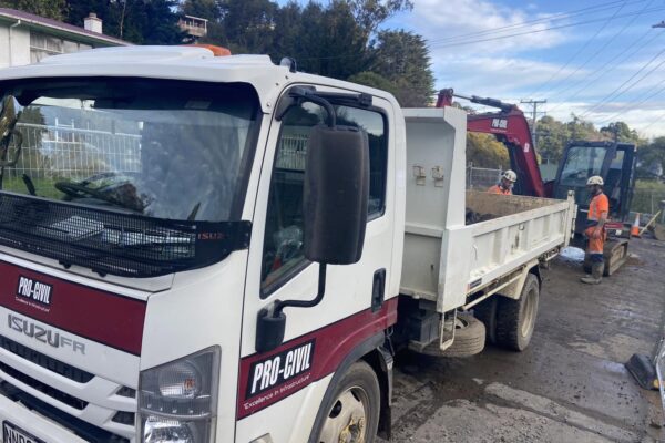 pro_civil_subdivision_developments_infrastructure_pipelaying_new_zealand-kaikorai-valley-road-winter_progress-1
